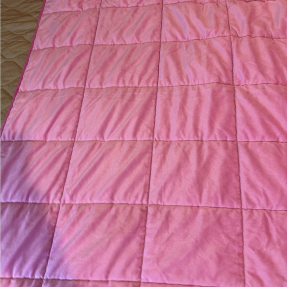 LOL Surprise MGA 40”W 59” Pink Weighted Gentle Hug Blanket Throw - Picture 10 of 10